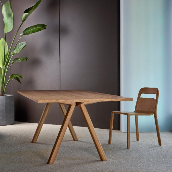 gohome Plateau Table and Hollywood Chair - Natural Oak Finish